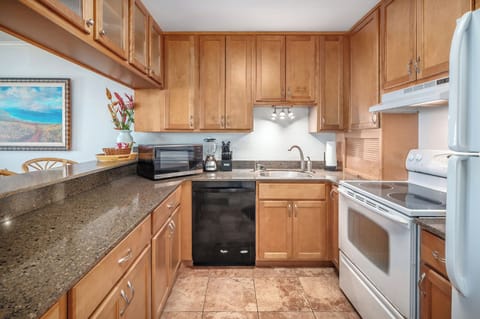 Pono Kai A306 Full Kitchen