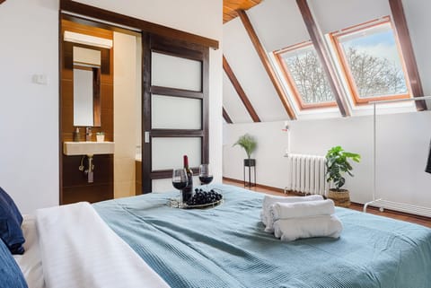 3 bedrooms, laptop workspace, blackout drapes, iron/ironing board