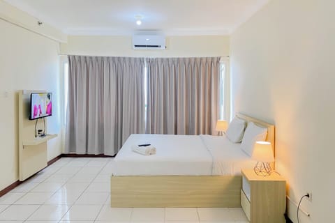 Deluxe Studio | Desk, free WiFi