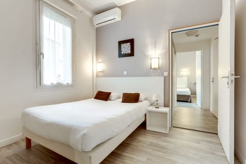 Quadruple Room (Suite for 4 per) | Desk, blackout drapes, soundproofing, WiFi (free)