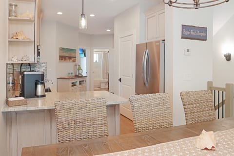 House, Multiple Beds (Biggie's Beach House) | Dining