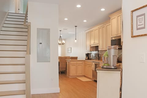 House, Multiple Beds (Biggie's Beach House) | Private kitchen | Oven, toaster