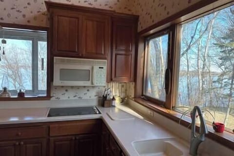 02b1d863 ecad 4a6f b3ff b904093b2c84