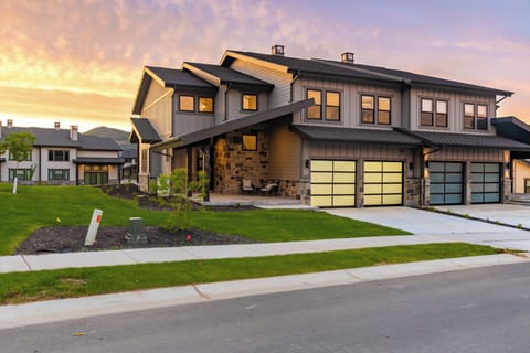 Your luxurious mountain retreat just outside Park City!