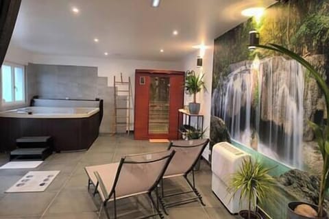 Salle privatisée spa-sauna