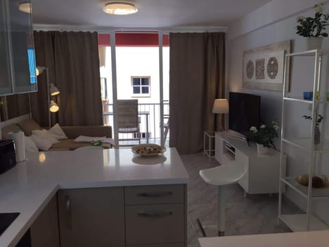 Apartment | Living area | TV