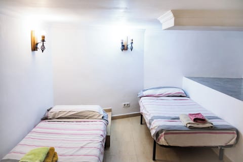 3 bedrooms, iron/ironing board, WiFi (free), bed sheets