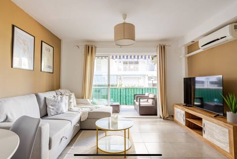 Apartment | Living area | TV
