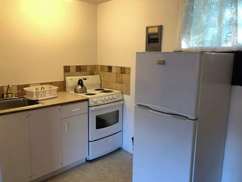 Deluxe Room, 2 Double Beds, Kitchenette | Private kitchenette