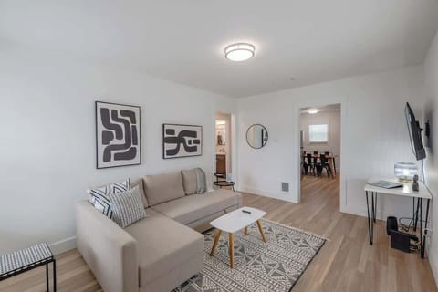 #StayInMyDistrict #CoosCottageCollection #CoosBay #BookDirect