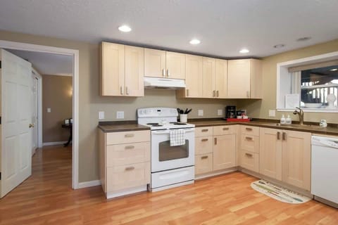 #StayinMyDistrict Forest Park! Exterior of home and private entrance!