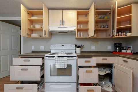 #StayinMyDistrict Forest Park! Exterior of home and private entrance!