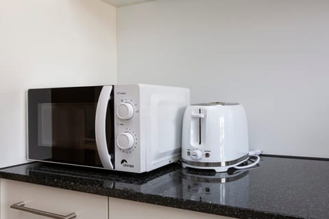 ✨Equipped with microwave and toaster