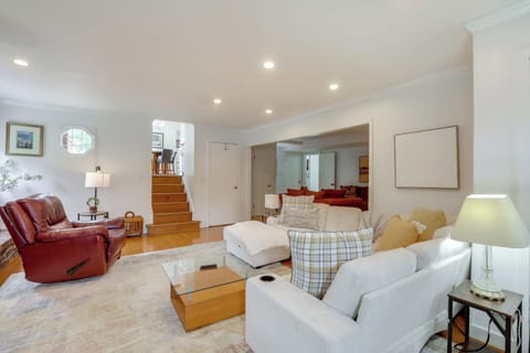 House (5 Bedrooms) | Interior