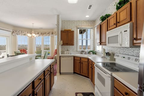 BP102: Skippers Landing | Mid Level Kitchen