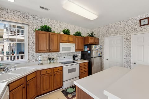 BP102: Skippers Landing | Mid Level Kitchen