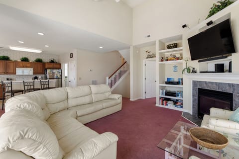 BP102: Skippers Landing | Mid Level Living Area