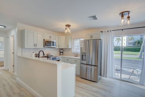 Stainless and Quartz Kitchen