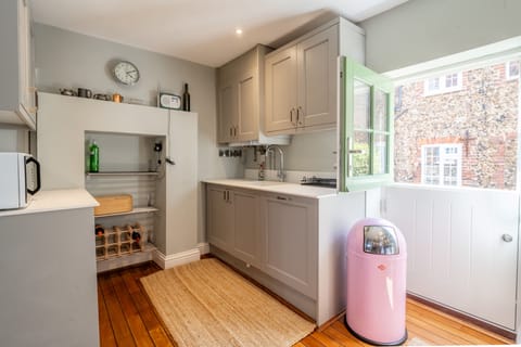 Ground floor: Kitchen