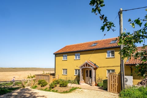 Garden Cottage, Brancaster: A luxury homestay in a peaceful location in one of the best villages in North Norfolk