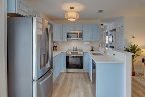 Quartz Countertops  SS appliances 