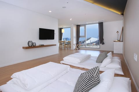 Family (Ondol) - Additional fee for extra person, extra bed | WiFi (free)