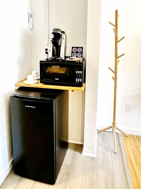 Deluxe Room | Living area | TV