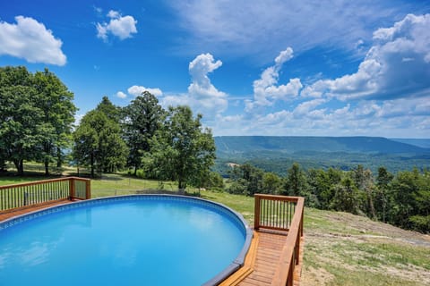 Trenton Vacation Rental | 3BR | 2BA | 1,363 Sq Ft | Steps Required to Enter
