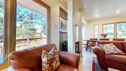 Condo, 3 Bedrooms | Living area | Smart TV, streaming services