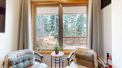 Condo, 3 Bedrooms | Living area | Smart TV