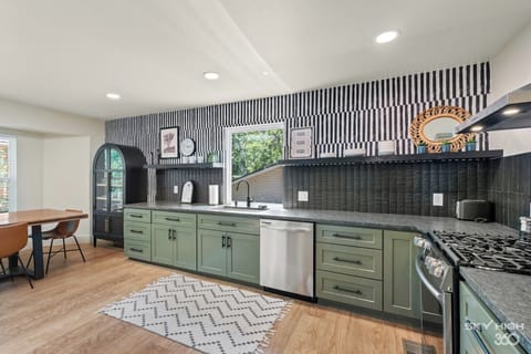 14 1203 NW 10th St Bentonville AR 72712 14 mls