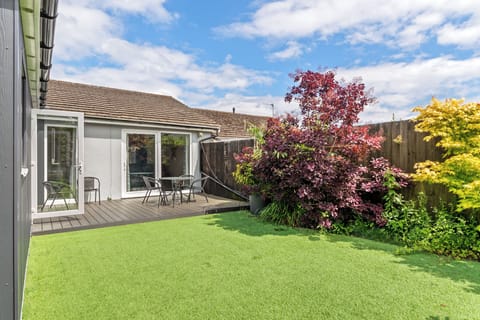 Lovely Bungalow, Near Beach and Village