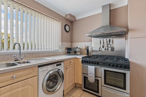 Lovely Bungalow, Near Beach and Village