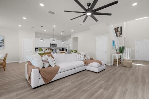 1265EmeraldRowWay(3)