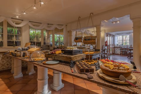 Daily continental breakfast for a fee