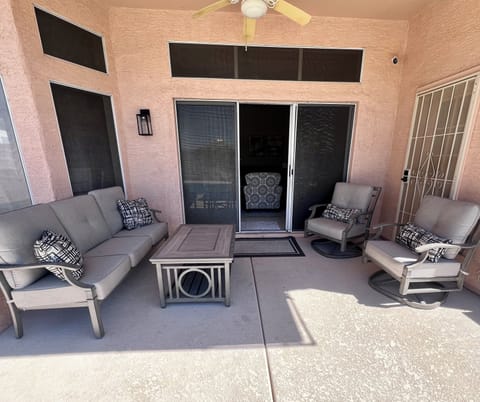 Patio Seating Area
Covered Patio w/ Ceiling Fan
Seating for 5