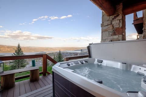 Private hot tub