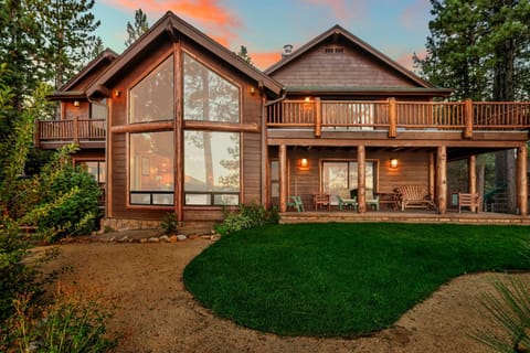Beautiful cabin with large front yard