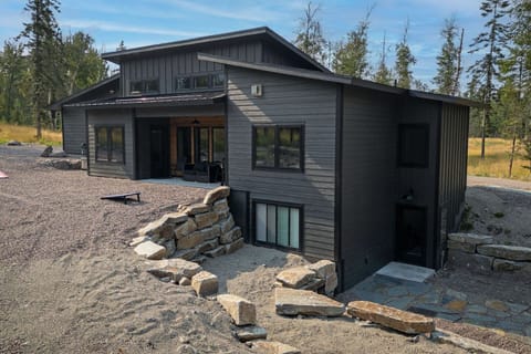 Larch Forest Retreat has 2 different levels and can be used as separate family entrances.