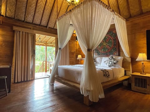 Deluxe Cabin, Balcony, Garden View | 1 bedroom, free WiFi, bed sheets