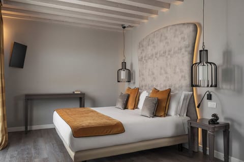 Premium Room (Rooftop) | Premium bedding, minibar, in-room safe, soundproofing