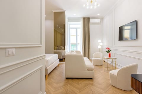 Luxury Suite, City View | Frette Italian sheets, premium bedding, memory foam beds, minibar