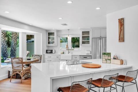 House, 2 Bedrooms | Private kitchen | Coffee/tea maker, fridge, toaster