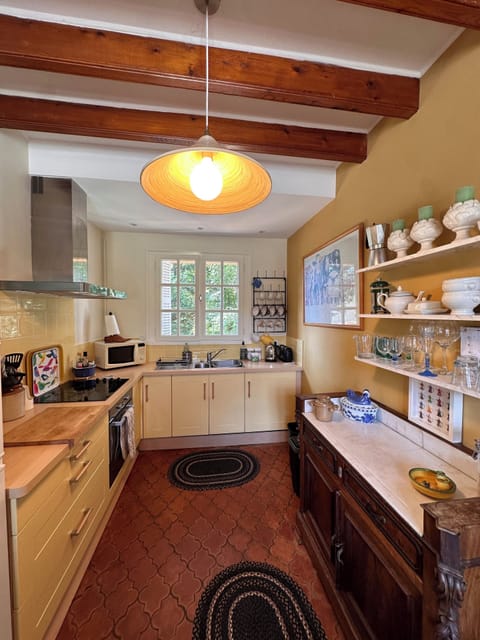 Fully stocked kitchen.