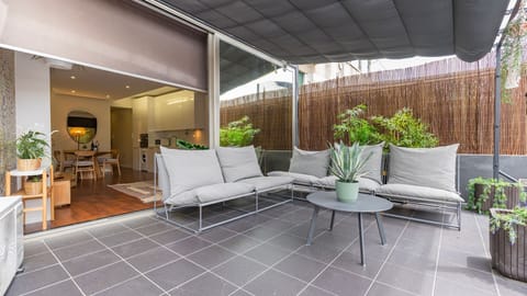 A beautiful fully furnished sunny terrace where you can enjoy an afternoon cocktail or a morning coffee 
#patio #outdoors #lisbon #pt #portugal