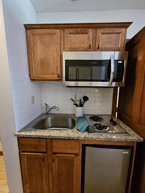 Microwave, Oven, Indoors, Kitchen, Cooktop