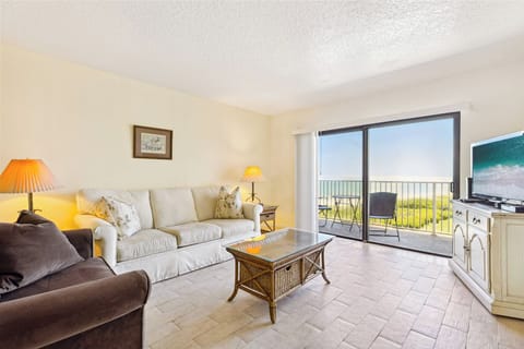 Bright and open living area with plenty of natural light