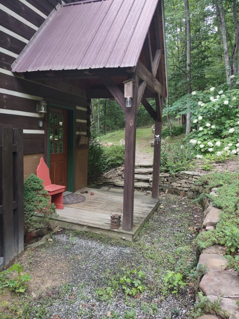 Welcome to River Mist with River access