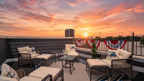 You have only a short walk to AT&T stadium, Dallas Stadium, FIFA World Cup 2026, and Globe Life Field. Enjoy a beautiful cascading sunset on your private rooftop balcony!