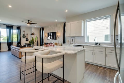 Full Kitchen with bar island